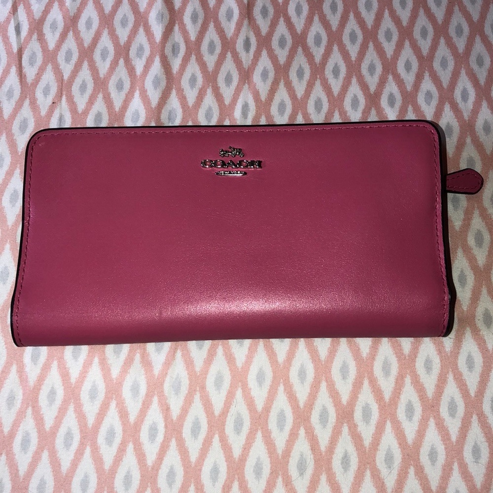 COACH pink wallet